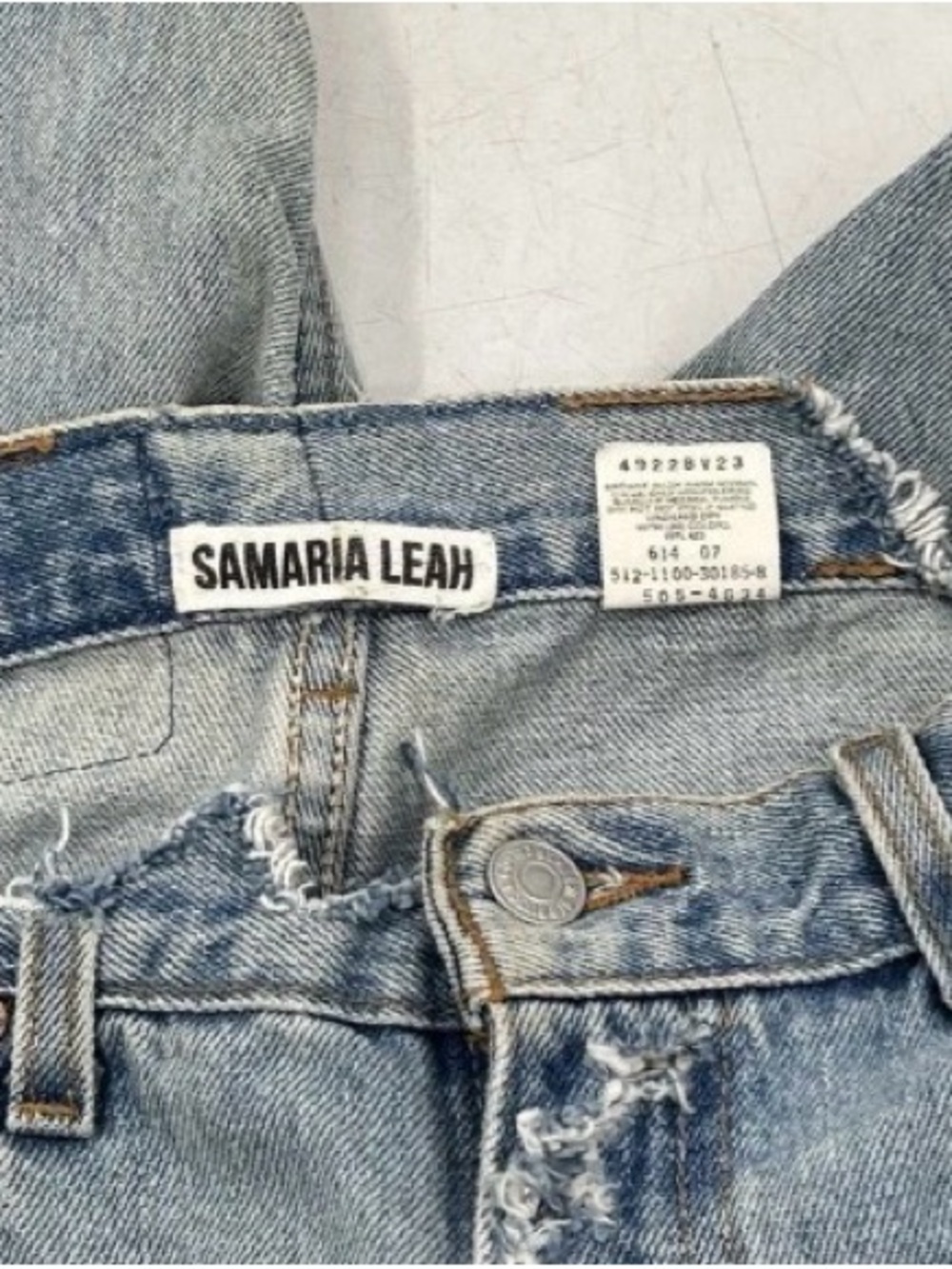Samaria Leah custom ripped jeans Women’s Distressed Jeans

Waist 34/Length 32